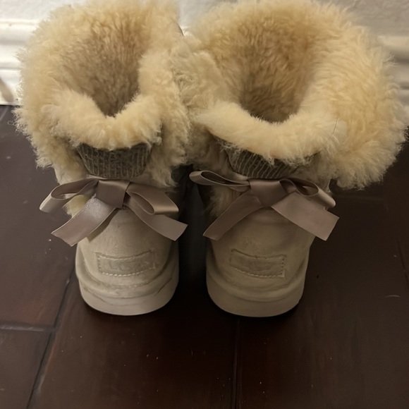 Ugg sz 6 Booties - Mini Bailey Bow Snake Print - Picture 3 of 6